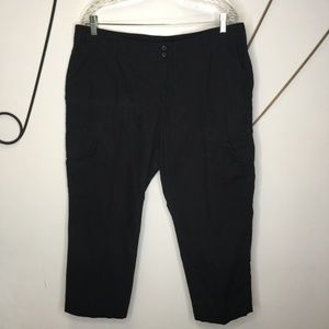 London Jean black cargo capris.